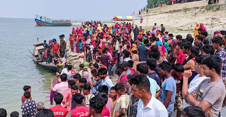পদ্মায় ঘুরতে গিয়ে নৌকাডুবিতে স্বামী-স্ত্রীর মৃত্যু