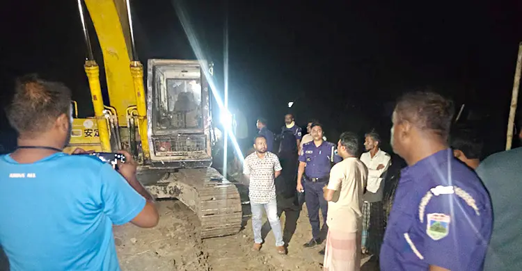 মধ্যরাতে এসিল্যান্ডের অভিযান, অবৈধভাবে মাটি কাটায় জরিমানা