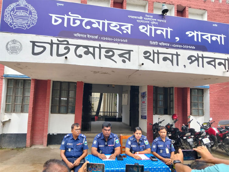 মেয়েকে পুকুরে ফেলে হত্যার পর নিখোঁজ নাটক সাজালেন মা