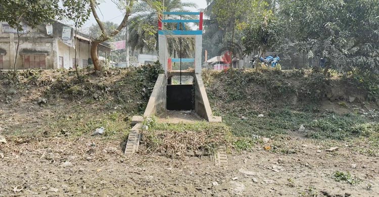 পাবনা সেচ ও পল্লী উন্নয়ন প্রকল্প,&nbsp;সুবিধা না মিললেও রক্ষণাবেক্ষণে যাচ্ছে কোটি টাকা