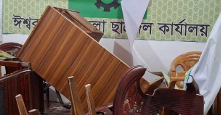 ছাত্রদল নেতার অফিস-বাড়িতে যুবদল কর্মীদের ভাঙচুর, মোটরসাইকেলে আগুন