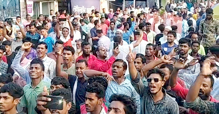 ময়মনসিংহে বিএনপির মনোনয়ন পরিবর্তনের দাবিতে বিক্ষোভ