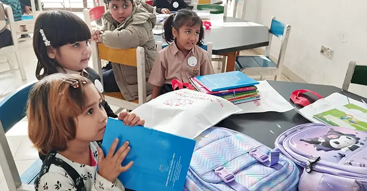 শিক্ষা অফিসের গাফিলতিতে দেড়মাসেও আসেনি ইংরেজি ভার্সনের বই