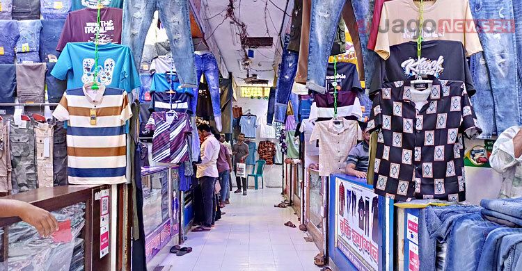 সাধ আর সাধ্যের সমন্বয় করে এখনো মার্কেটে ঢুকতে পারেননি নিম্নবিত্তরা