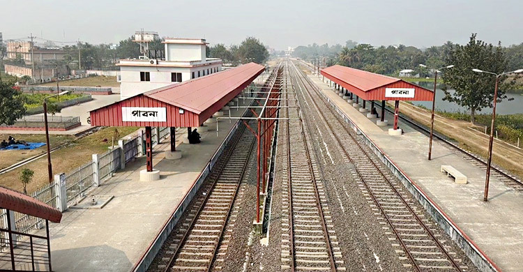 ৮ বছরেই ভূতুড়ে পাবনা রেল স্টেশন