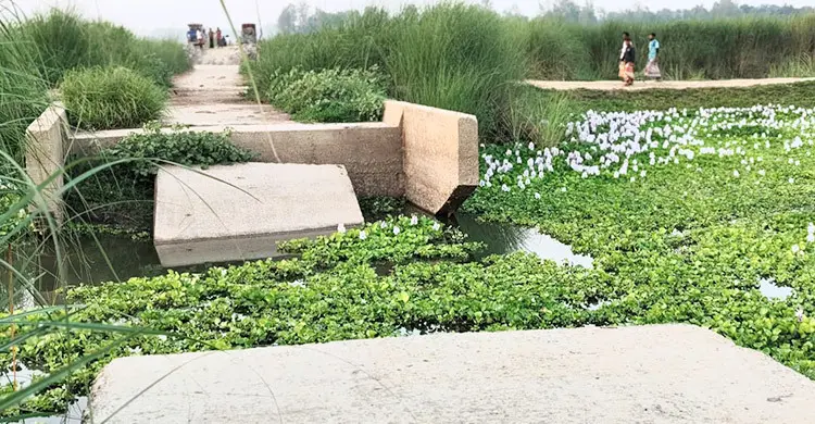 সংযোগ সড়কের অভাবে আশীর্বাদ এখন অভিশাপ