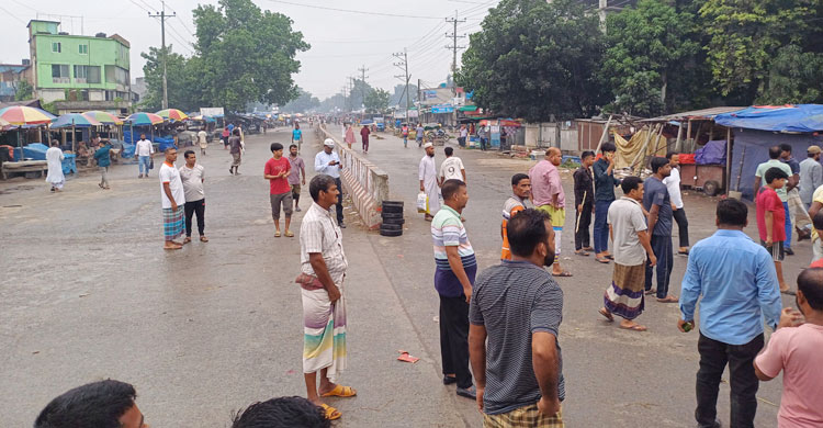 পাবনা-১ আসন থেকে বিচ্ছিন্ন করায় বেড়ায় হরতাল চলছে