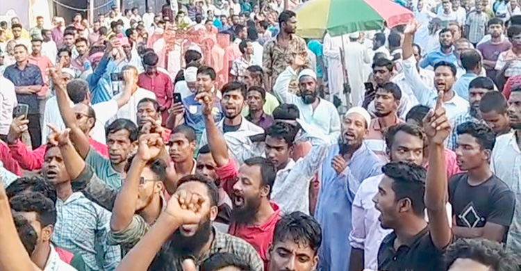 ময়মনসিংহে বিএনপির মনোনয়ন পরিবর্তনের দাবিতে বিক্ষোভ