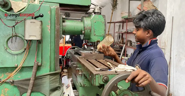 বহুমুখী সংকটে লাইট ইঞ্জিনিয়ারিং শিল্প