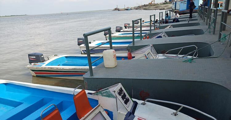 ৩০০ টাকা ভাড়া না পেয়ে ধর্মঘটে স্পিডবোট মালিকরা