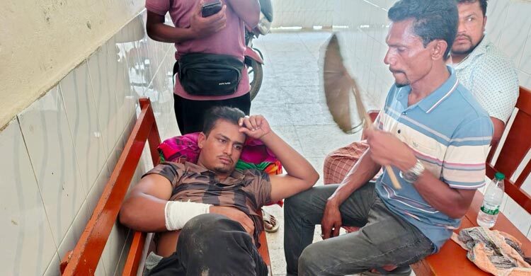 বালুমহাল দখলে নিতে গুলিবর্ষণ, রাখাল গুলিবিদ্ধ