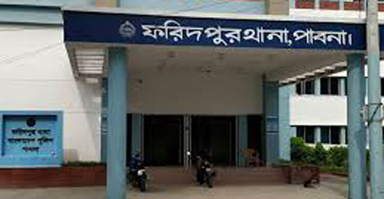 পাবনায় ট্রাকের ধাক্কায় মা-মেয়ে নিহত, বাবা আহত