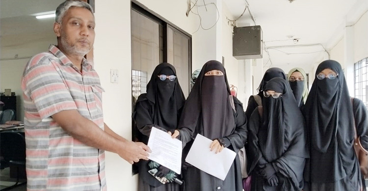 পরিচয় শনাক্তে বায়োমেট্রিক পদ্ধতি চালুর দাবি শিক্ষার্থীদের