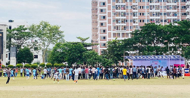 ফুটবল খেলাকে কেন্দ্র করে দুই বিভাগের হাতাহাতি, শিক্ষকসহ আহত ৮