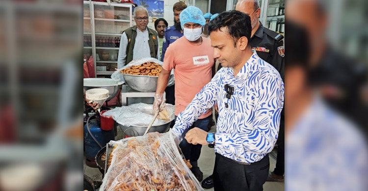 জিলাপিতে হাইড্রোজ মেশানোয় ব্যবসায়ীকে জরিমানা