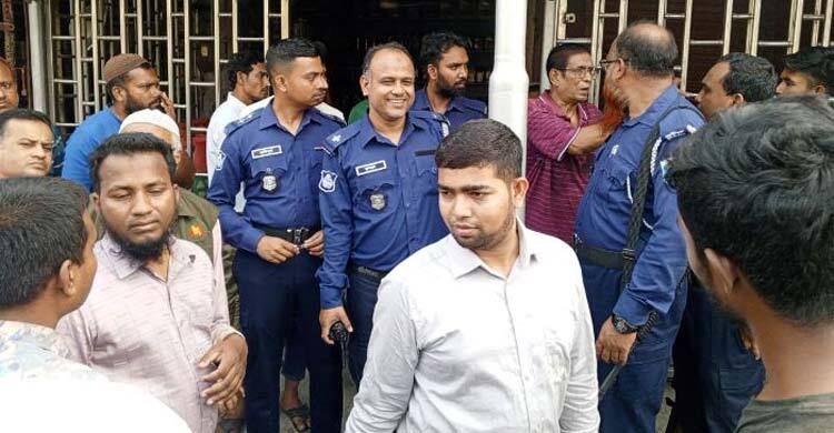 ছয় হাজার লিটার পেট্রোল মজুত, ব্যবসায়ীকে জরিমানা