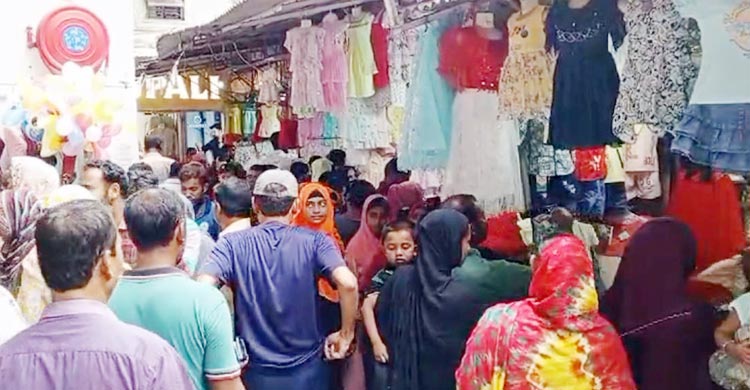 ঈশ্বরদীতে ক্রেতা সমাগমের তুলনায় বেচাকেনা কম 