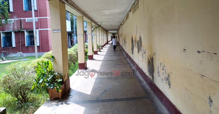 ‘মানসিক বিপর্যয়ে’ পাবনা মানসিক হাসপাতাল