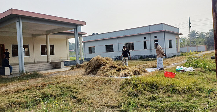 ৮ বছরেই ভূতুড়ে পাবনা রেল স্টেশন