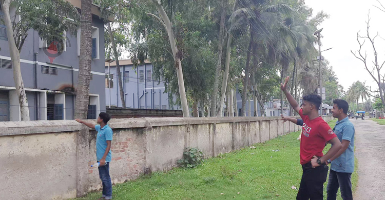 উৎসাহী দর্শনার্থী-ইউটিউবারদের উৎপাতে নাকাল রোগী