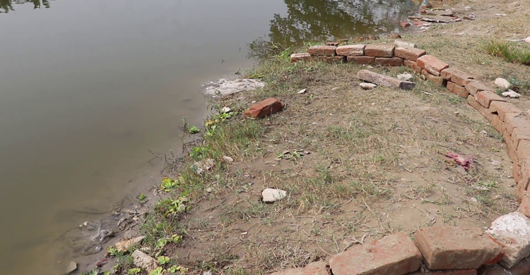 পুকুরপাড়ে পড়েছিল ঠিকাদারের মরদেহ