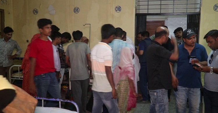 ২ চেয়ারম্যান প্রার্থীর সমর্থক-পুলিশ ত্রিমুখী সংঘর্ষ, আহত ১২