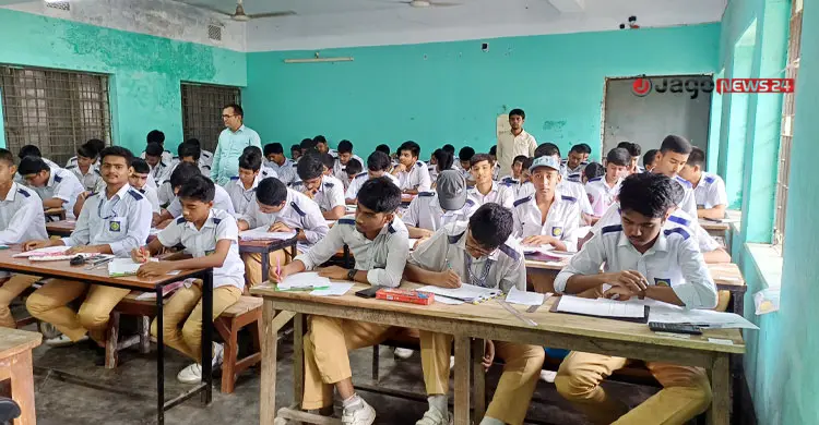 যে মাঠে বিজ্ঞানী জগদীশ চন্দ্র বসুর পদচিহ্ন সেখানে আজ কেবলই সংকট