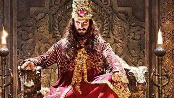 যে সব বলিউড নায়ক নেতিবাচক চরিত্রে দর্শকদের মুগ্ধ করেছেন