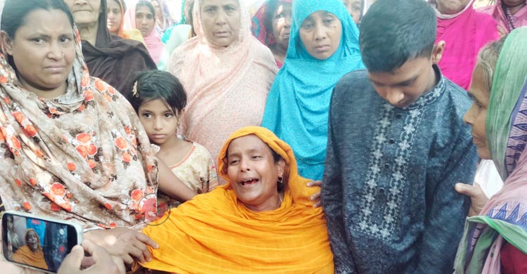 কালুখালী উপজেলায় নিহত ৮ জনের দাফন সম্পন্ন, শোকে কাতর পরিবার