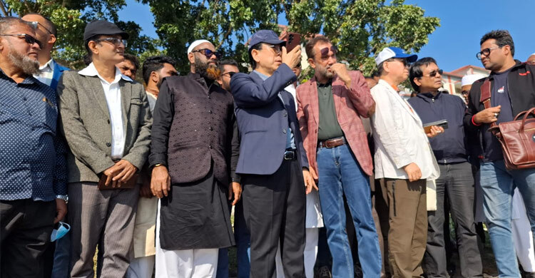 পদ্মার চরে সৌরবিদ্যুৎ প্রকল্প, পরিদর্শনে বিদেশি প্রতিনিধিরা