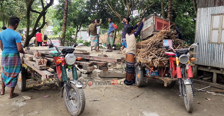 ভাঙনে নিঃস্ব শতাধিক পরিবার, মানবিক বিপর্যয়ের শঙ্কা