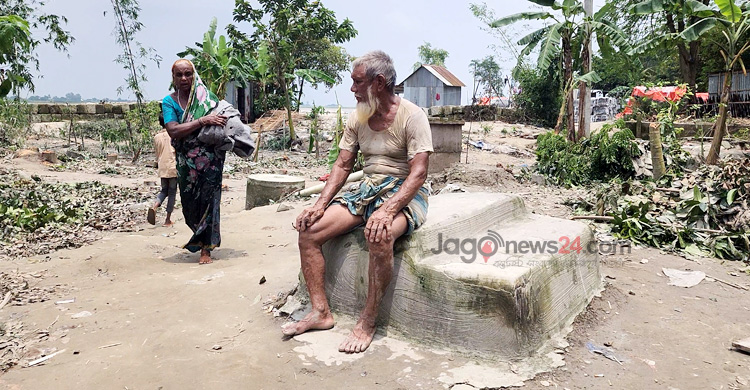 ভাঙনে নিঃস্ব শতাধিক পরিবার, মানবিক বিপর্যয়ের শঙ্কা