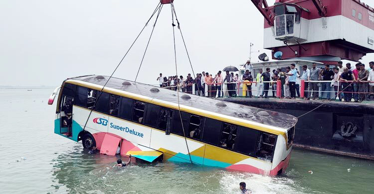 ফেরিতে ওঠার আগেই নেমে যাওয়ায় বেঁচে যান ৩৮ যাত্রী