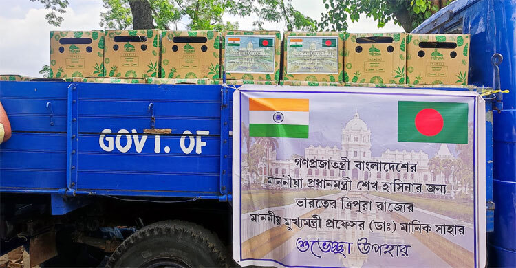 প্রধানমন্ত্রীর জন্য ৫০০ কেজি আনারস পাঠালেন ত্রিপুরার মুখ্যমন্ত্রী