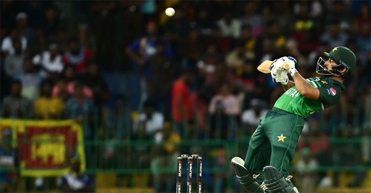 ওয়ানডেতে প্রথম হাফসেঞ্চুরি করে ফিরলেন আবদুল্লাহ শফিক