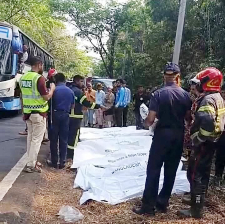 সেই জাঙ্গালিয়ায় বাস-মাইক্রো সংঘর্ষে নিহত বেড়ে ১০