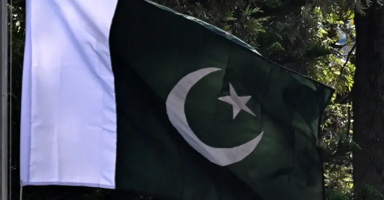 জ্বালানি সংকটে ফ্রি গণপরিবহন চালু করছে পাকিস্তান