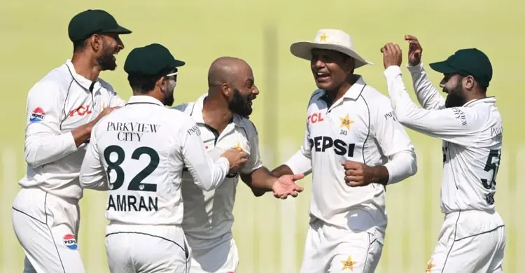 ৪ অনভিষিক্তকে নিয়ে বাংলাদেশে আসছে পাকিস্তান