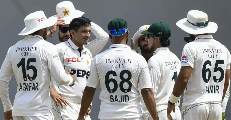 ১৫৫ রানের লিড নিয়েও চাপে ওয়েস্ট ইন্ডিজ