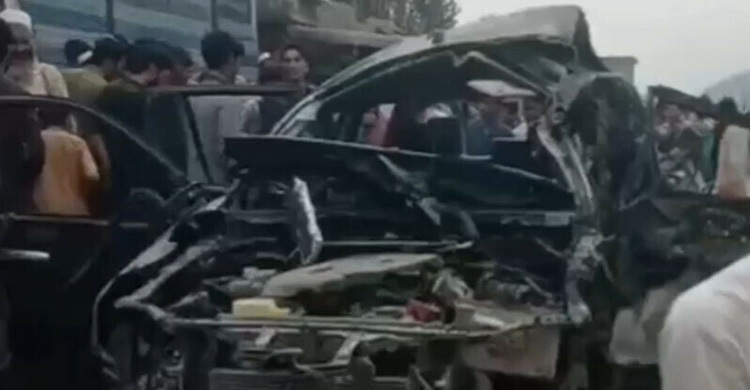 পাকিস্তানে বোমা বিস্ফোরণে সহকারী কমিশনারসহ নিহত ৫