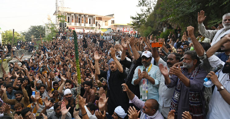 পাকিস্তানশাসিত কাশ্মীর ফের বিক্ষোভে উত্তাল কেন?