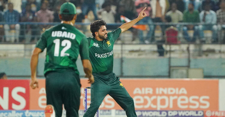 ভারতকে বড় ব্যবধানে হারিয়ে সেমিফাইনালে পাকিস্তান