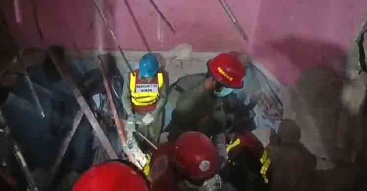 পাকিস্তানে আবাসিক ভবনে ভয়াবহ বিস্ফোরণ, নিহত ১৩