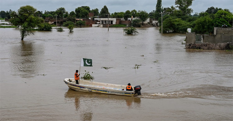 বন্যার আশঙ্কায় নিজেদের বাঁধ উড়িয়ে দিলো পাকিস্তান