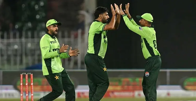 অস্ট্রেলিয়াকে পেছনে ফেলে দক্ষিণ আফ্রিকার ঘাড়ে নিশ্বাস ফেলছে পাকিস্তান