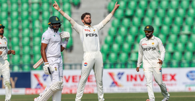 Pakistan end South Africa's 10-Test winning run