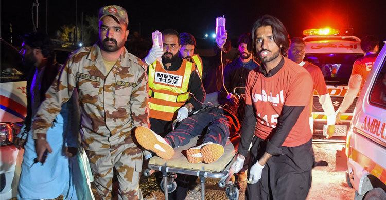 যেভাবে জিম্মি যাত্রীদের উদ্ধার করলো নিরাপত্তা বাহিনী