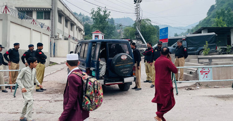 Pakistan shuts schools in Islamabad, Punjab province