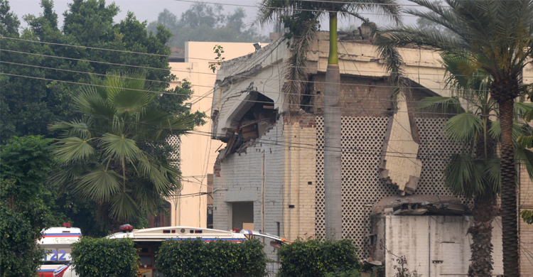 38 killed as India, Pakistan clash in worst violence in decades