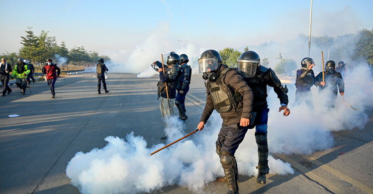 4,000 Imran Khan supporters arrested ahead of Islamabad rally